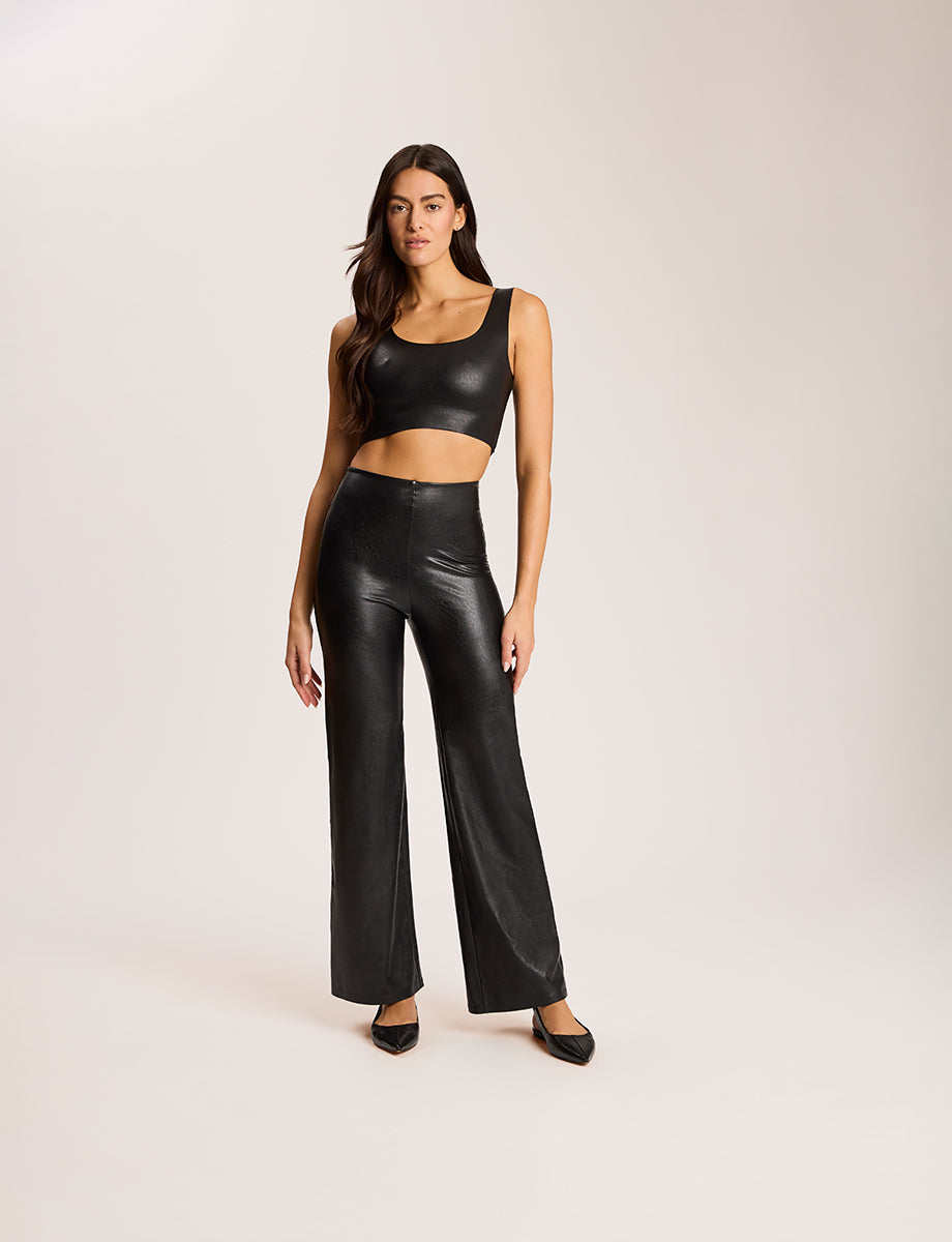 キャミソール UN3D FAKE LEATHER CAMISOLE UN3D.（アンスリード）の「FAKE LEATHER CAMISOLE / フェイクレザー