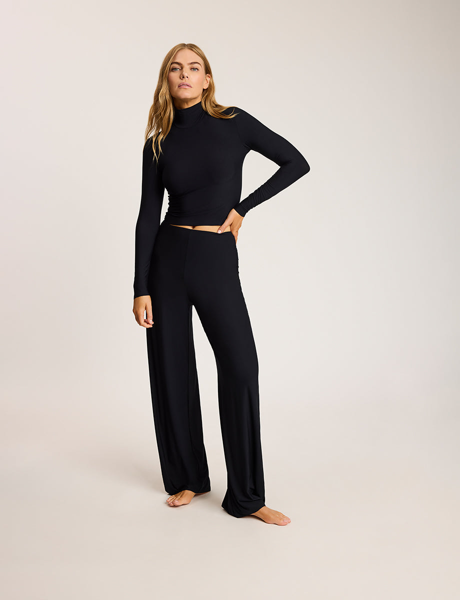 Butter Long Sleeve Cropped Turtleneck | Commando®