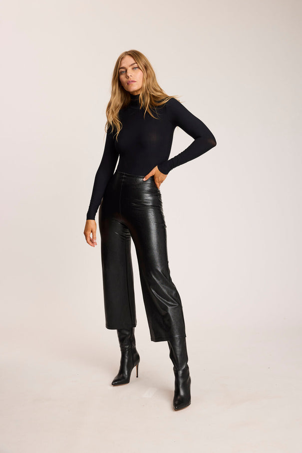 パンツ NUTEMPEROR WIDE PU LEATHER PANTS Faux Leather Cropped Wide Leg Pant | Commando®
