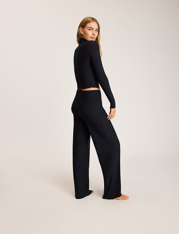 Butter Long Sleeve Cropped Turtleneck | Commando®